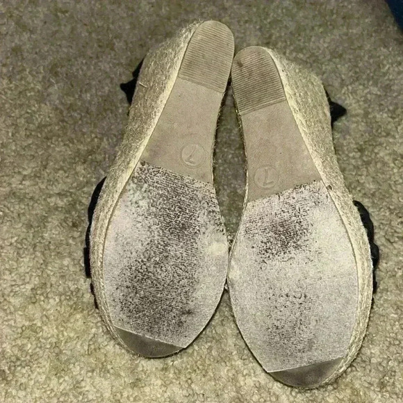 Gently used women’s Massimo supply Co. wedges size 7 - Picture 8 of 10